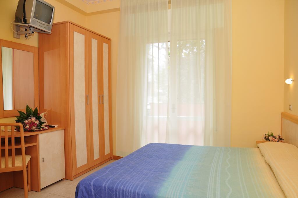 Hotel Rita Riccione Zimmer foto